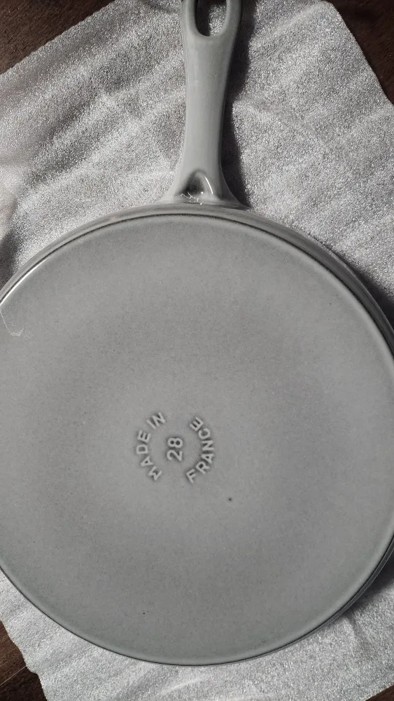 Staub Cast Iron Skillet, Grey, 28cm image indicator(2)