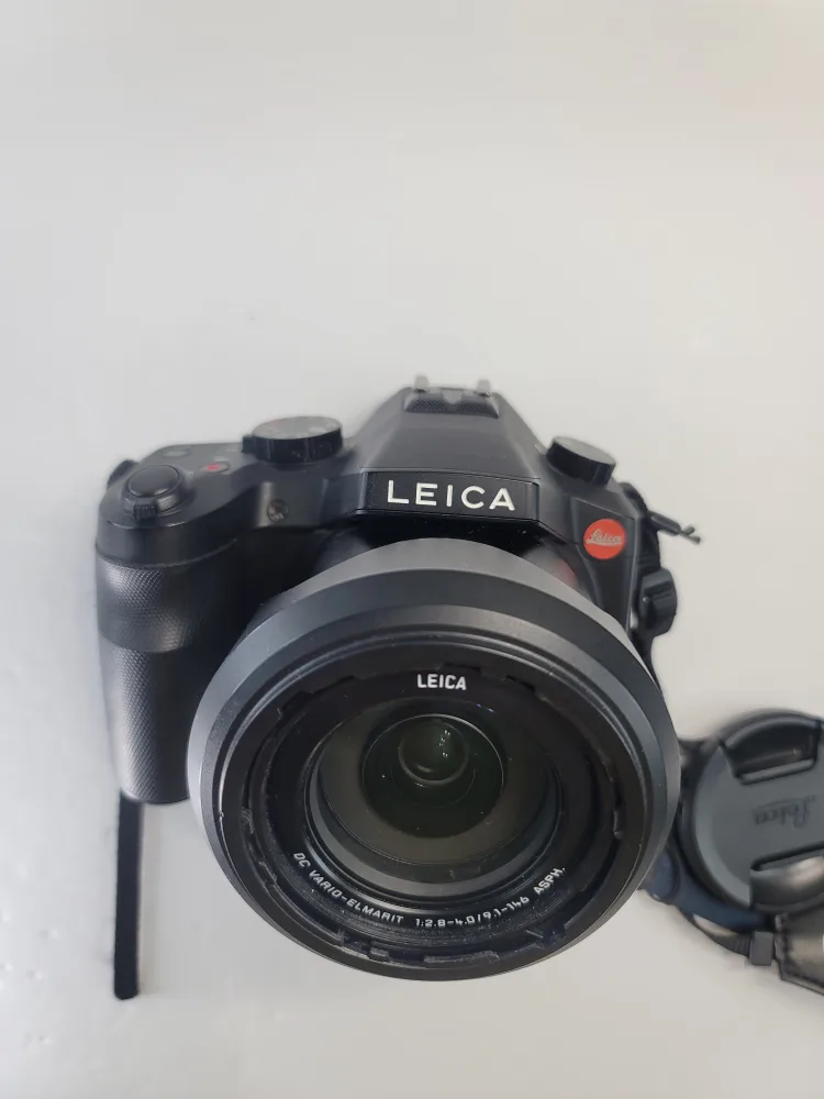 Leica V-Lux Typ 114 Digital Camera with Accessories image indicator(9)