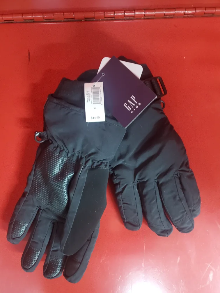 NEW GAP Kids Gloves Winter Ski size M image indicator(4)