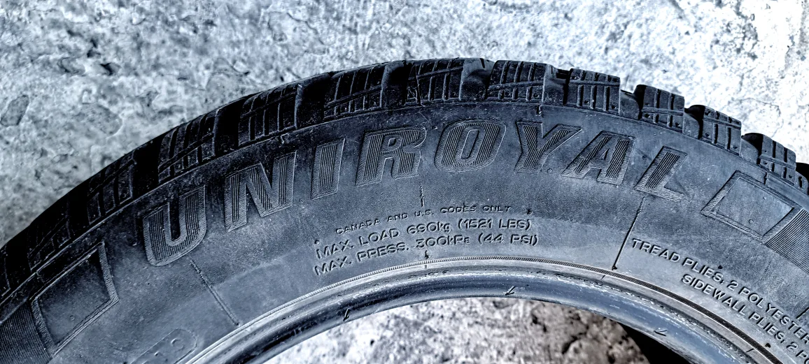 215/60/R16 95t - 4x UNIROYAL Tiger Paw Ice & Snow 3 Winter Tire image indicator(6)