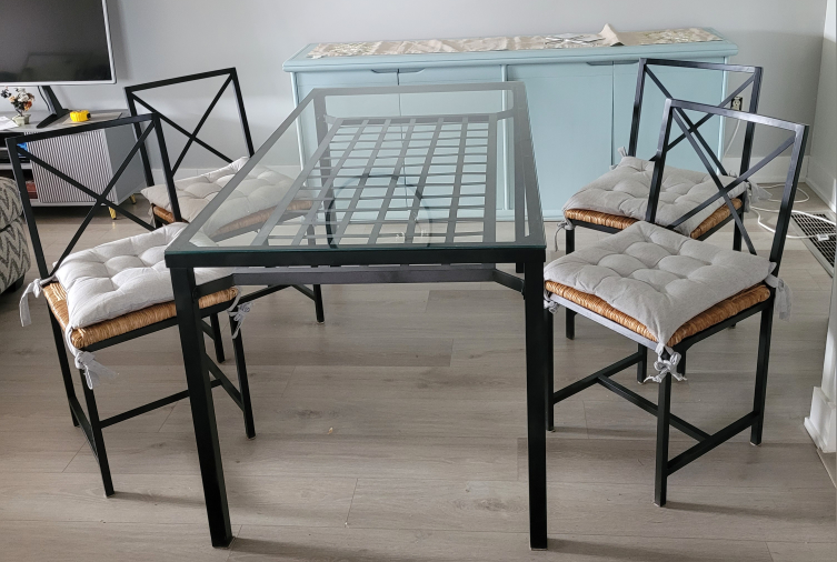 Outdoor dining set