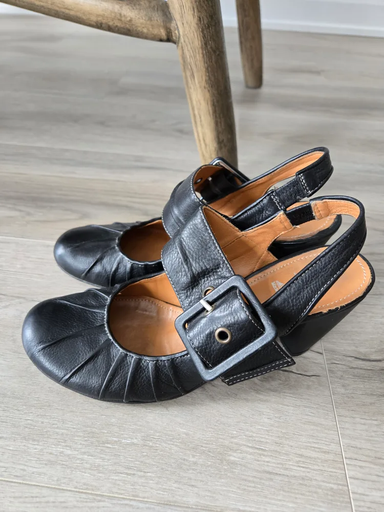 Exibit Women's Black Leather Slingback Heels, Size 8.5 image indicator(6)