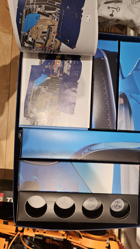 LEGO Bugatti Chiron Technic Model 42083 - photo 5