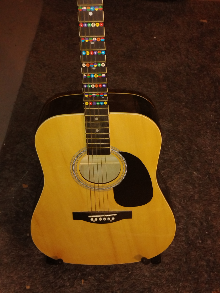 Huntington Acoustic Guitar with Gig Bag
