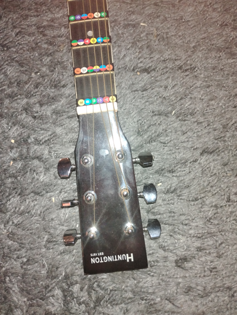 Huntington Acoustic Guitar with Gig Bag - photo 3