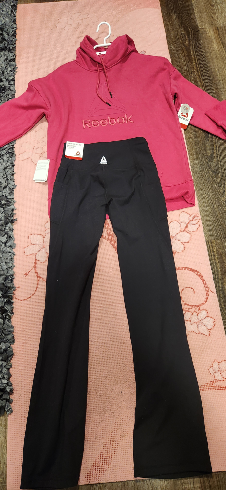 Reebok Women's Hoodie and Leggings Set - Size Small - photo 4