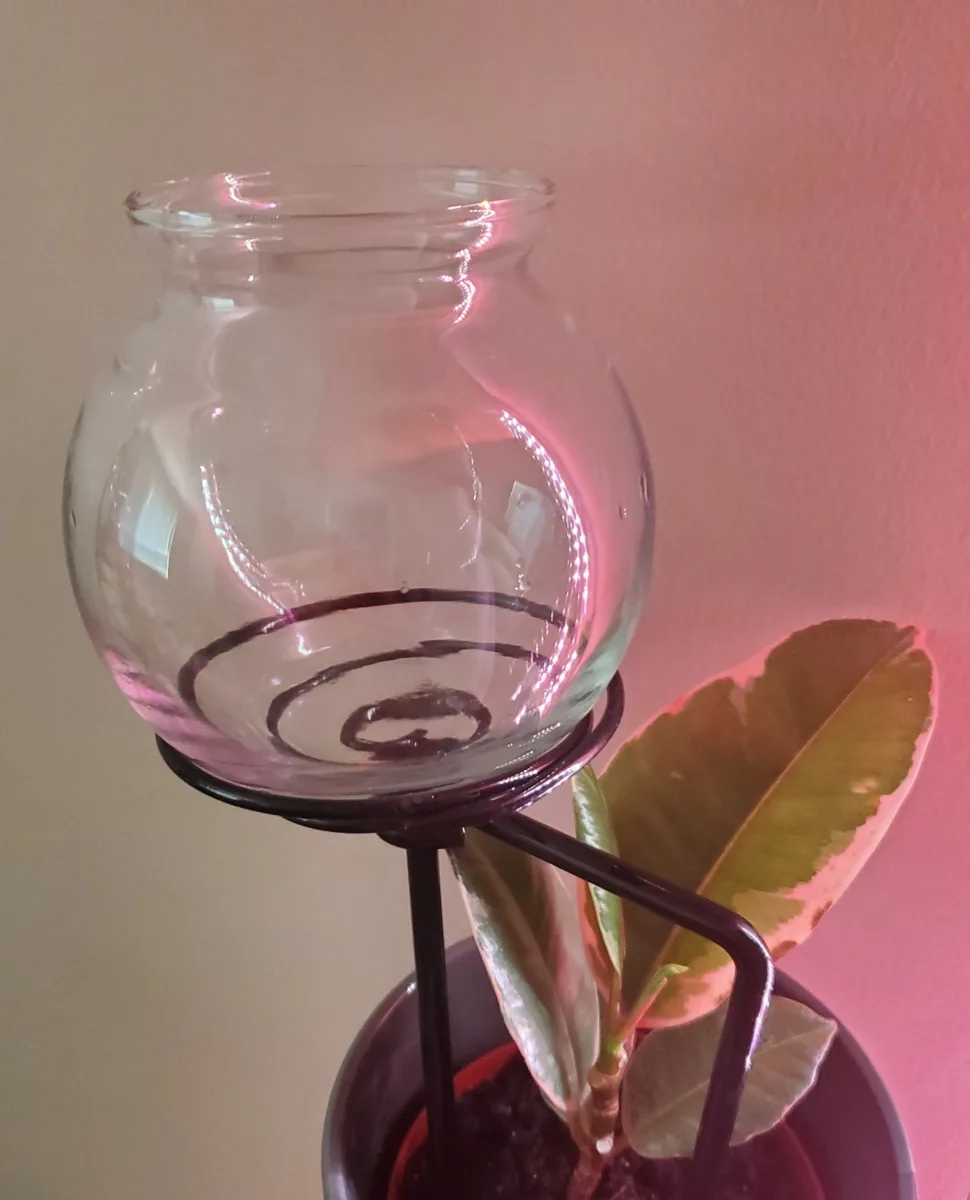 Marineland Betta Planter - Plant Stand image indicator(2)