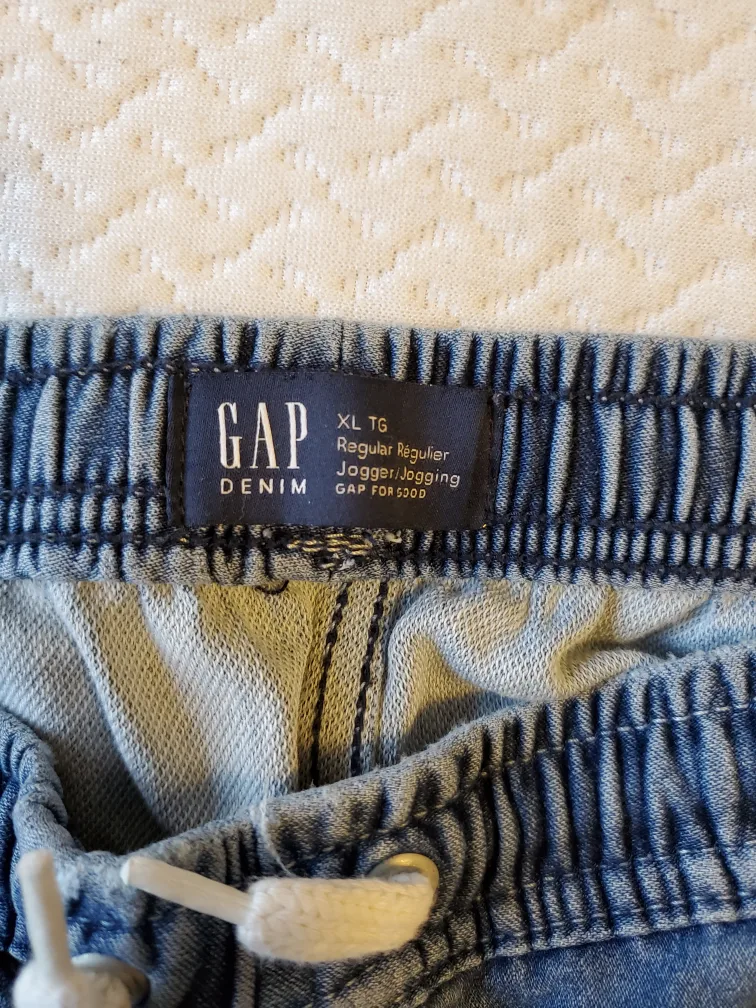 Bundle of 8 Boys' Jeans - Sizes Vary image indicator(4)