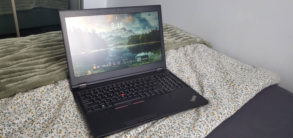 Thinkpad P51 with docking station and 230w charger