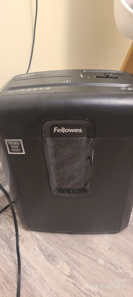 Paper and card shredder