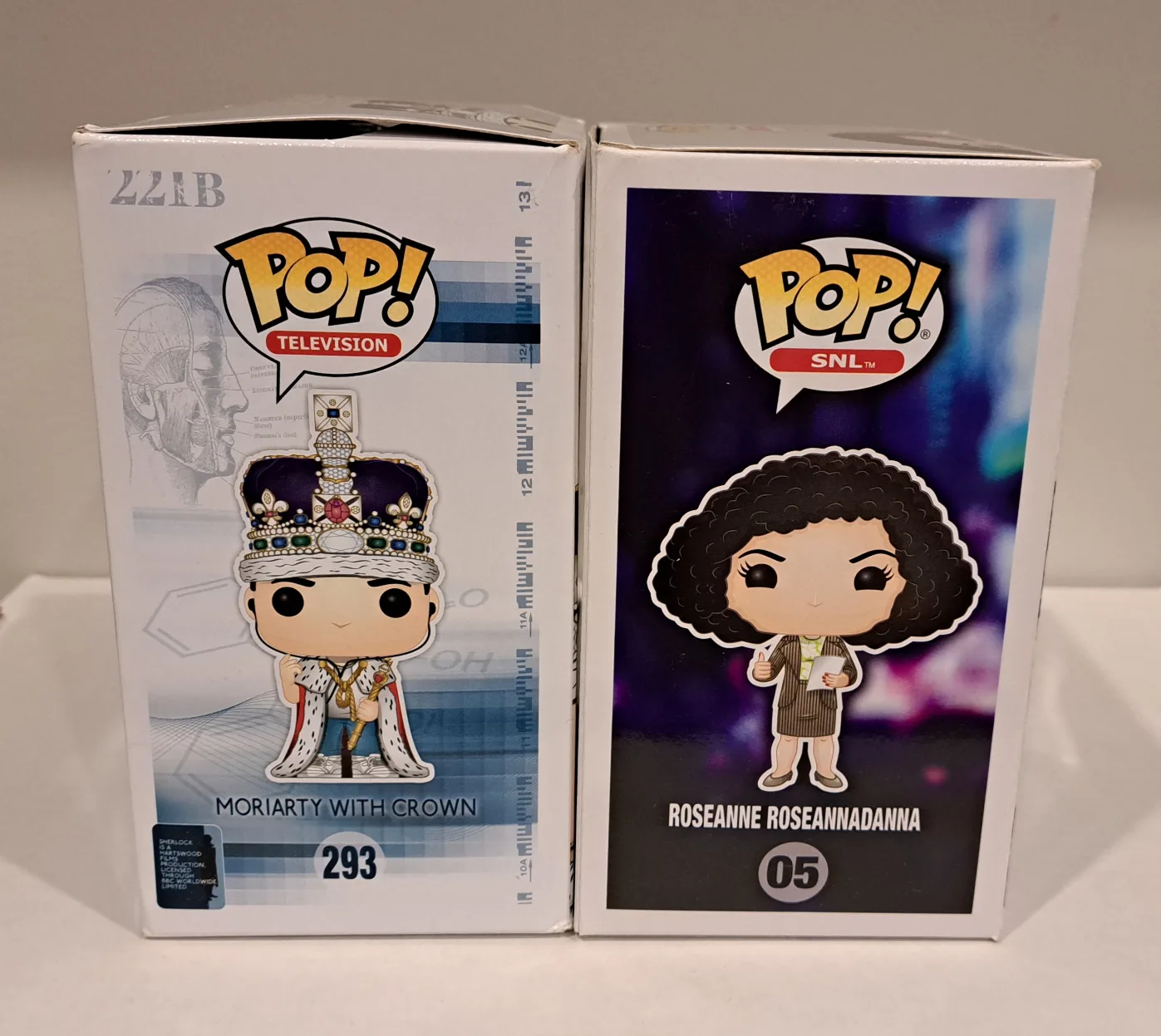 Sherlock Moriarty 👑 293 & Roseanne Roseannadanna 🌙 05 image indicator(4)