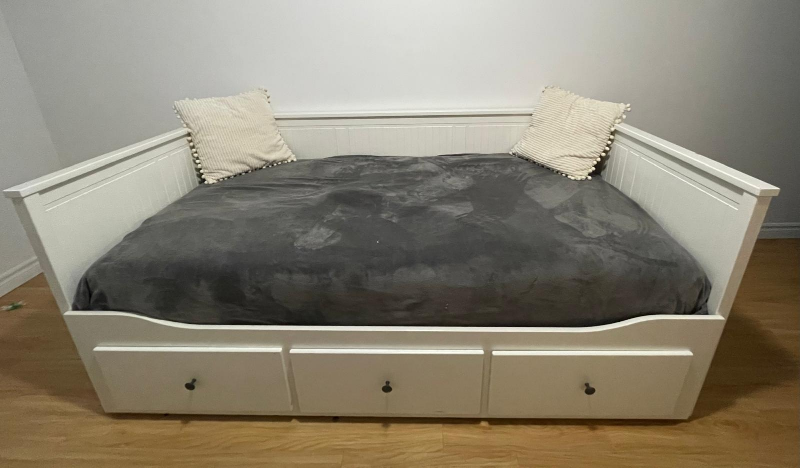 IKEA 'Hemnes' Daybed with 3 Drawers