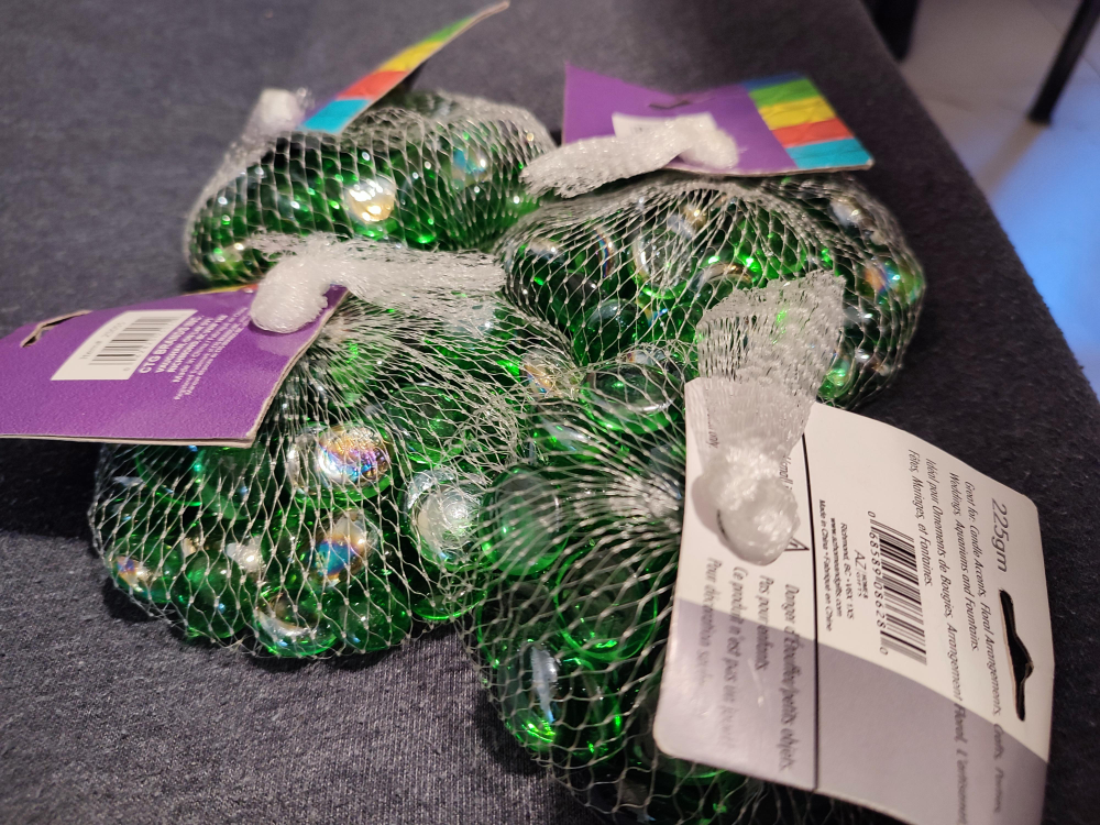 Decorative green glass gems - photo 2