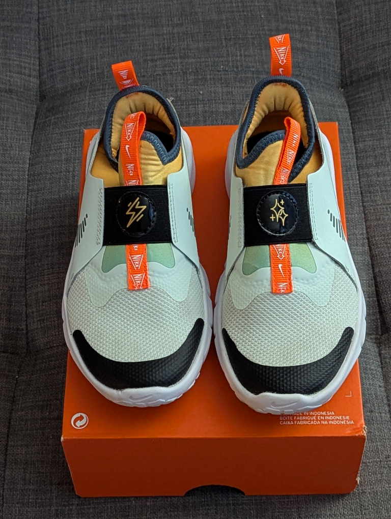 Nike Flex Runner 2 'Barely Green' Size 1Y (PS)