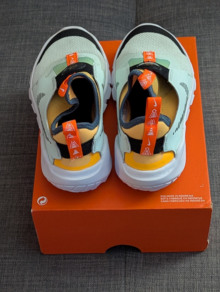 Nike Flex Runner 2 'Barely Green' Size 1Y (PS) - photo 4