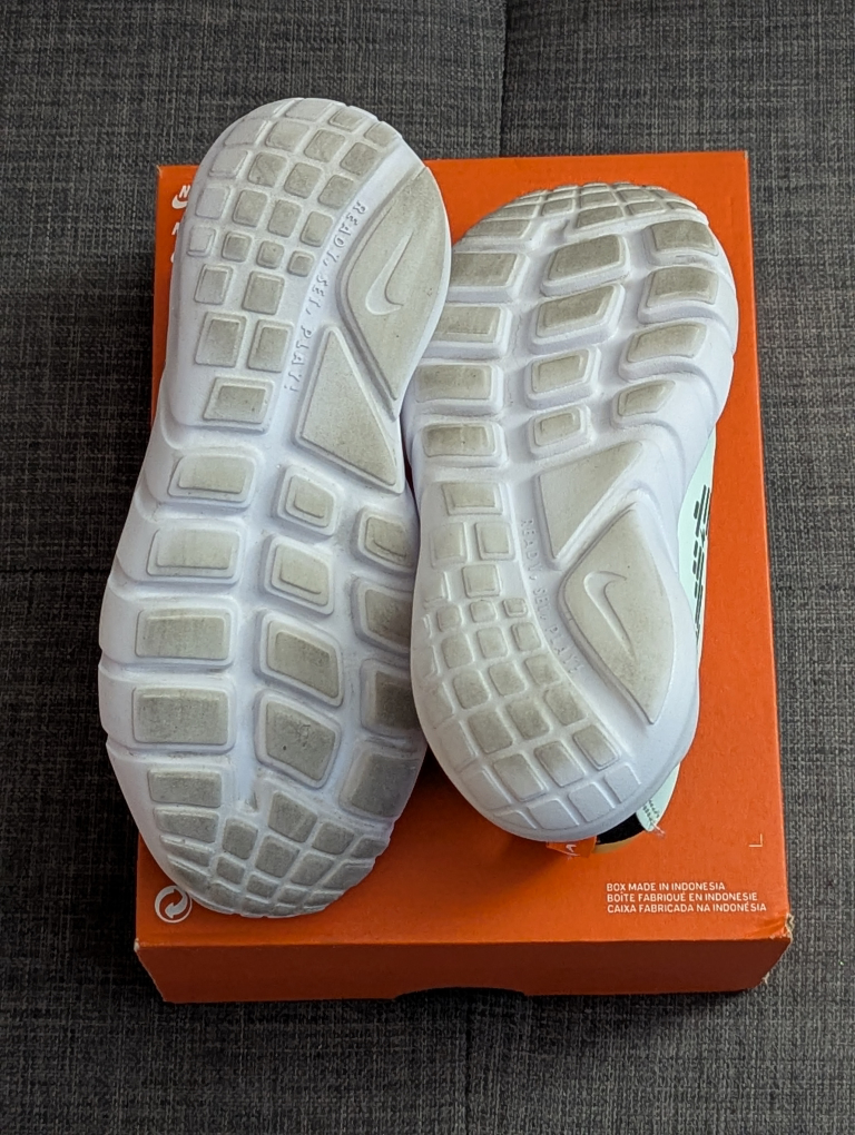 Nike Flex Runner 2 'Barely Green' Size 1Y (PS) - photo 5