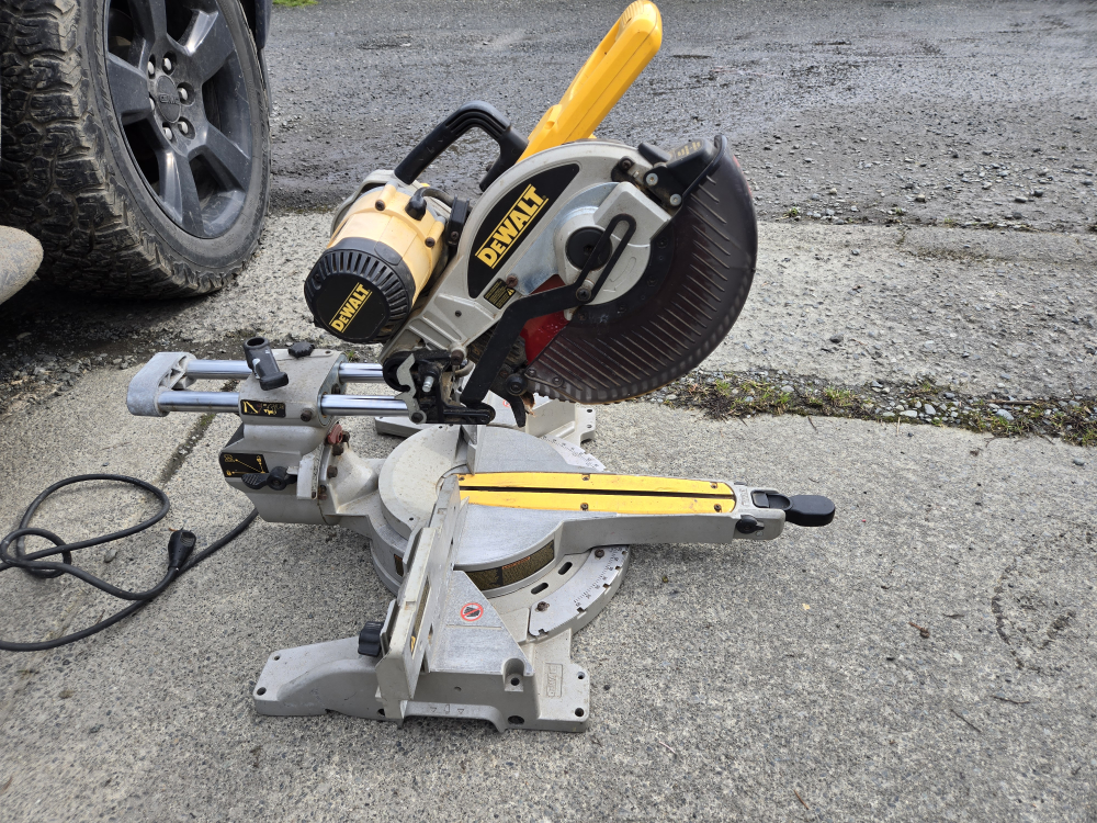 dewalt compound mitre saw 12" slide - photo 2