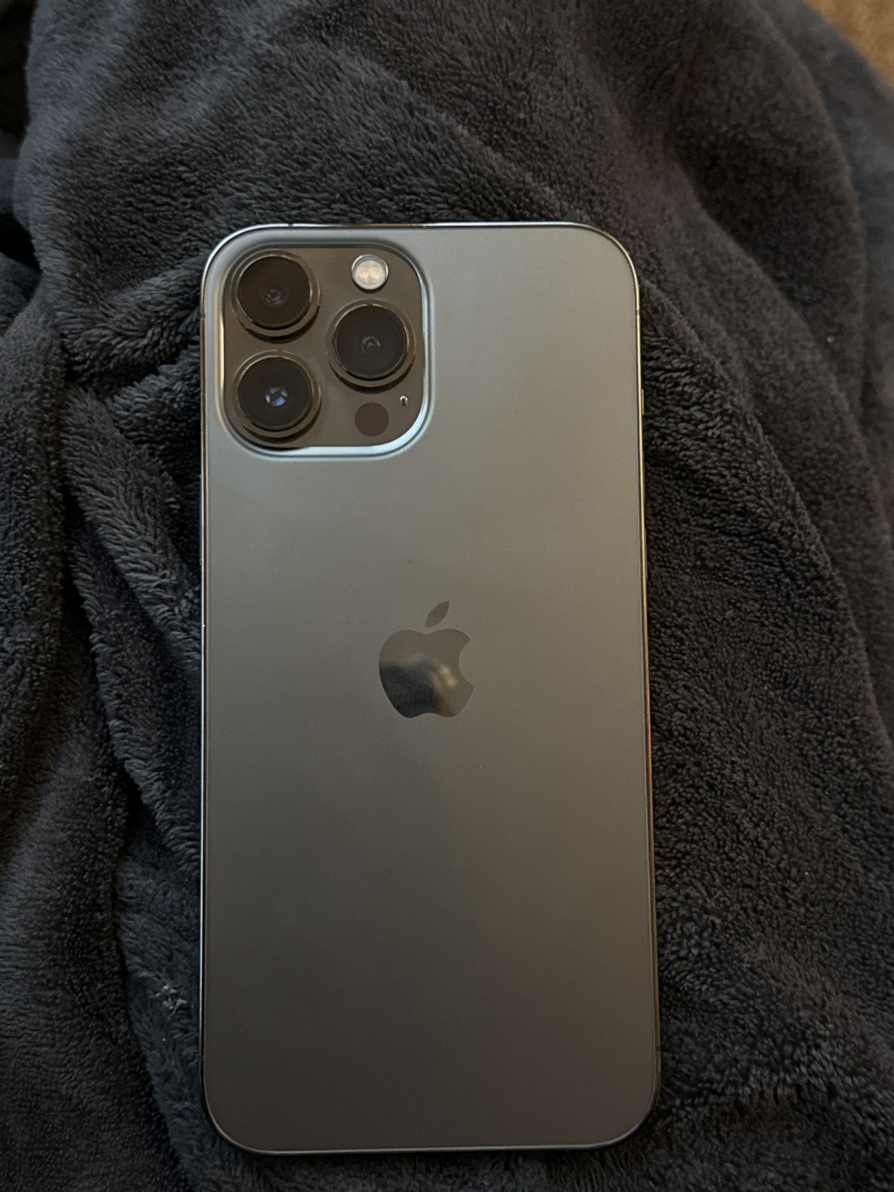 iPhone 13 Pro Max - photo 2