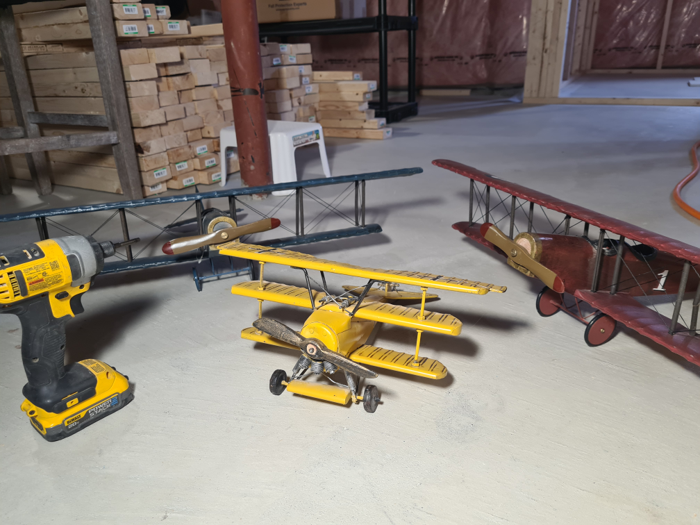 Three Vintage Airplane Models - photo 2