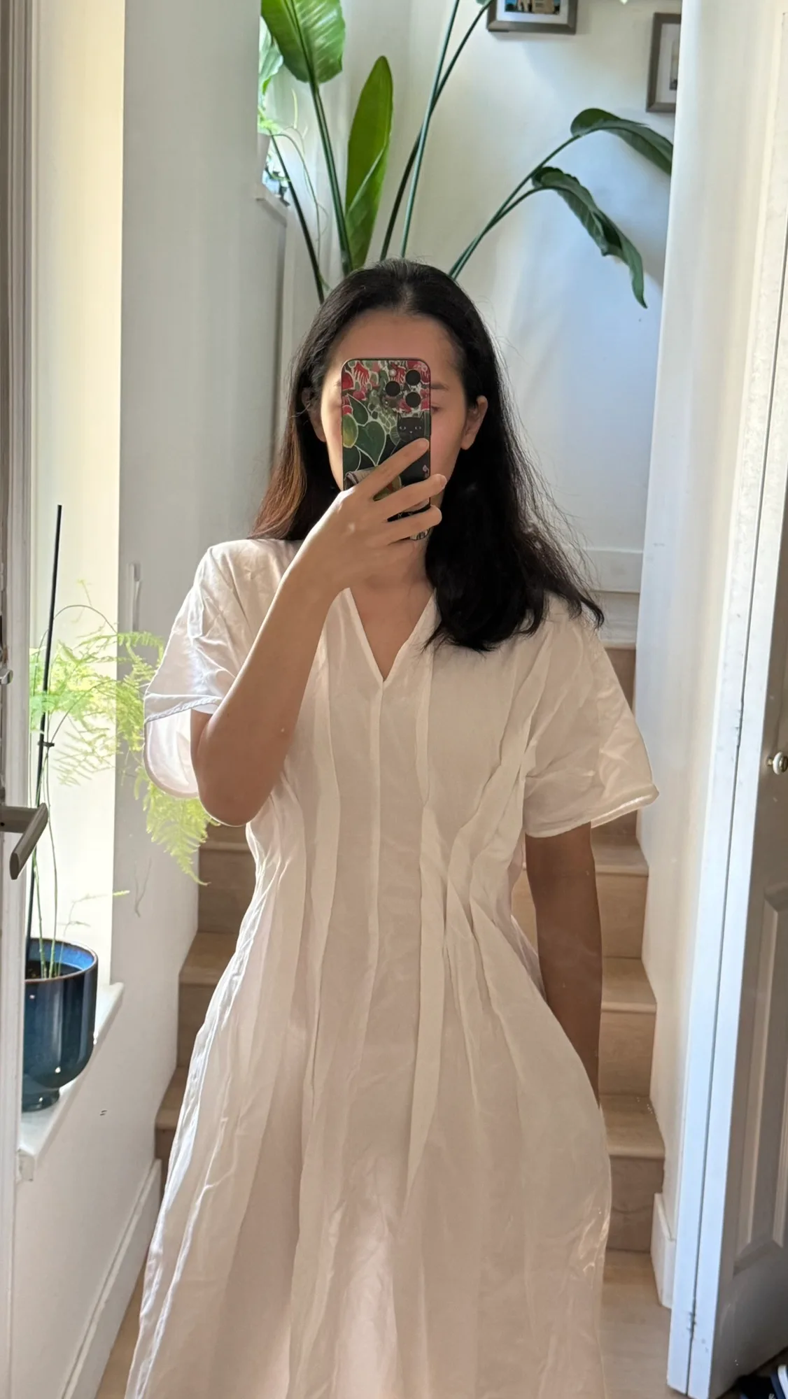 Rosebanks white pleated loose dress image indicator(2)