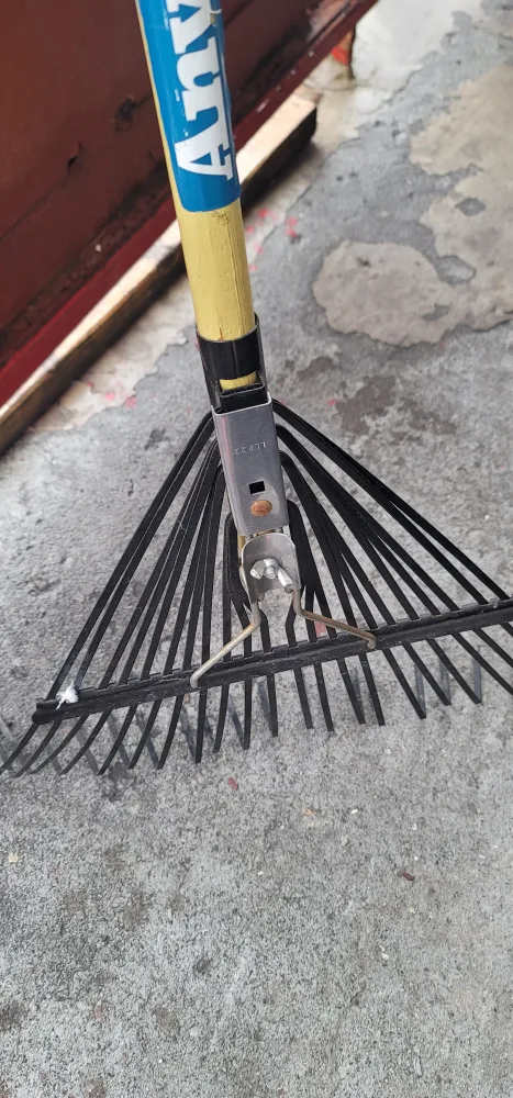 Ames 14-tine Bow Rake image indicator(3)