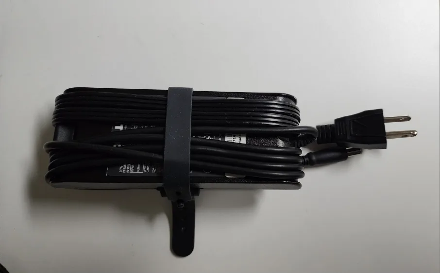 Dell 90W PA-10 Family Laptop Power Supply image indicator(8)