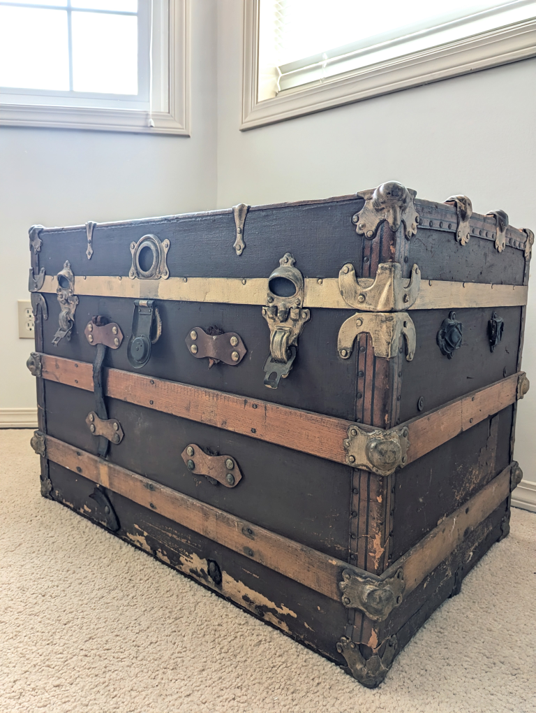 Vintage Storage Chest - photo 2
