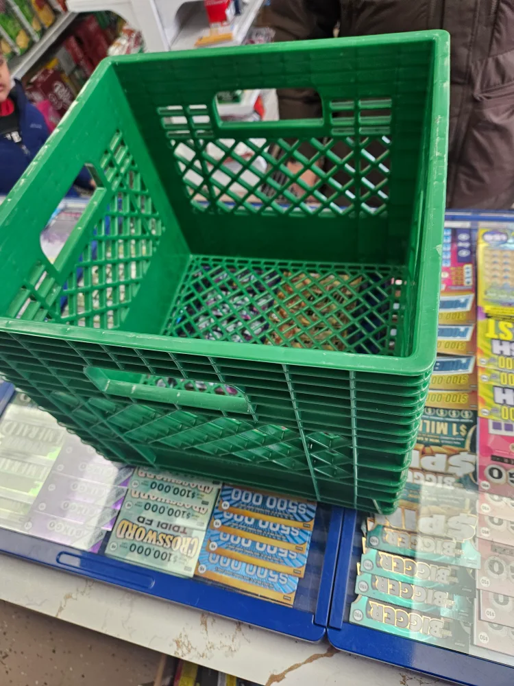 Large Green Plastic Crate image indicator(2)