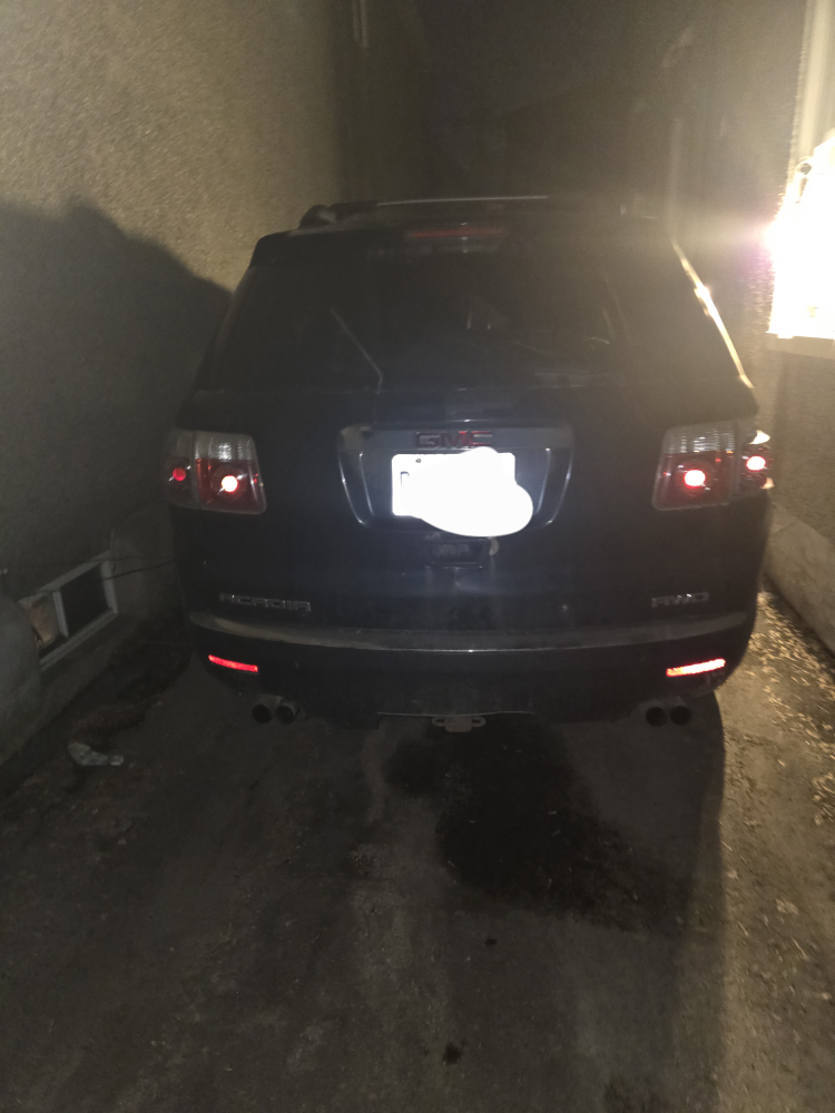 GMC Acadia 2011 - photo 2