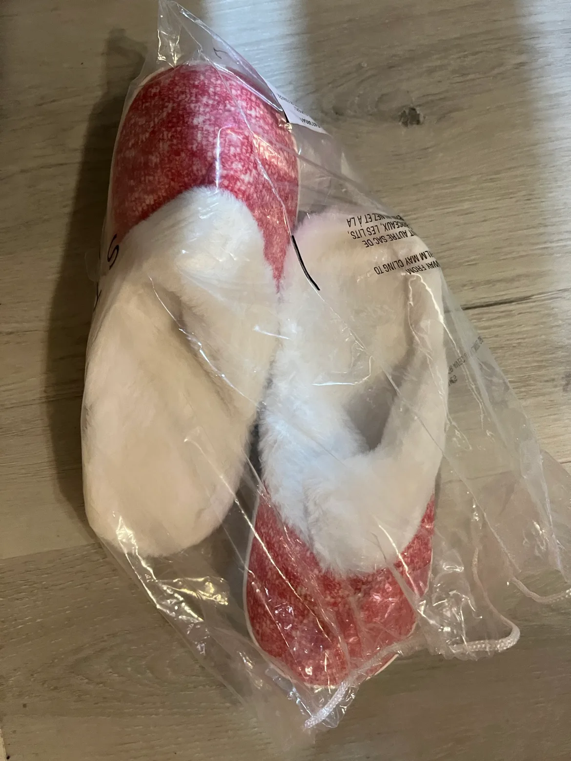 1888 Studio Women's Red and White Slippers Size 7-8 image indicator(3)