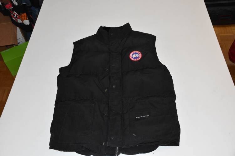 UA Canada Goose Freestyle Vest (Black, Size Large)