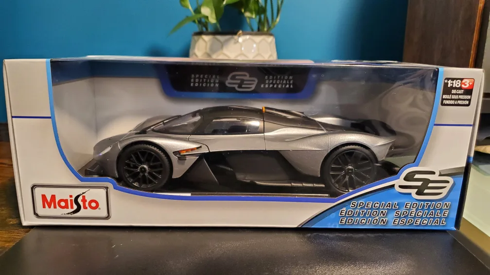 Maisto 2021 Aston Martin Valkyrie image indicator(2)
