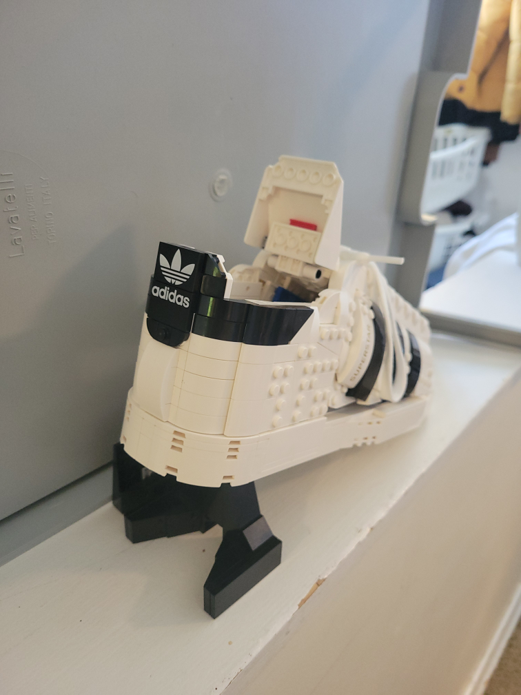LEGO Adidas Superstar Sneaker Building Kit - photo 4