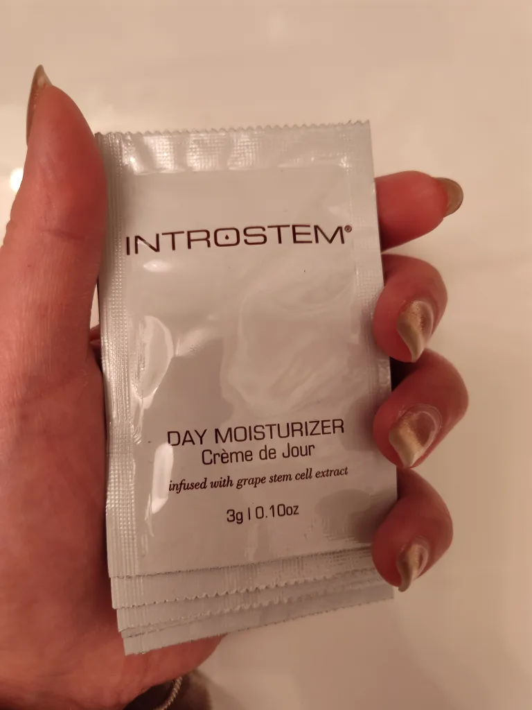 Introstem VitisCell Fresh Revive Peeling Gel image indicator(3)