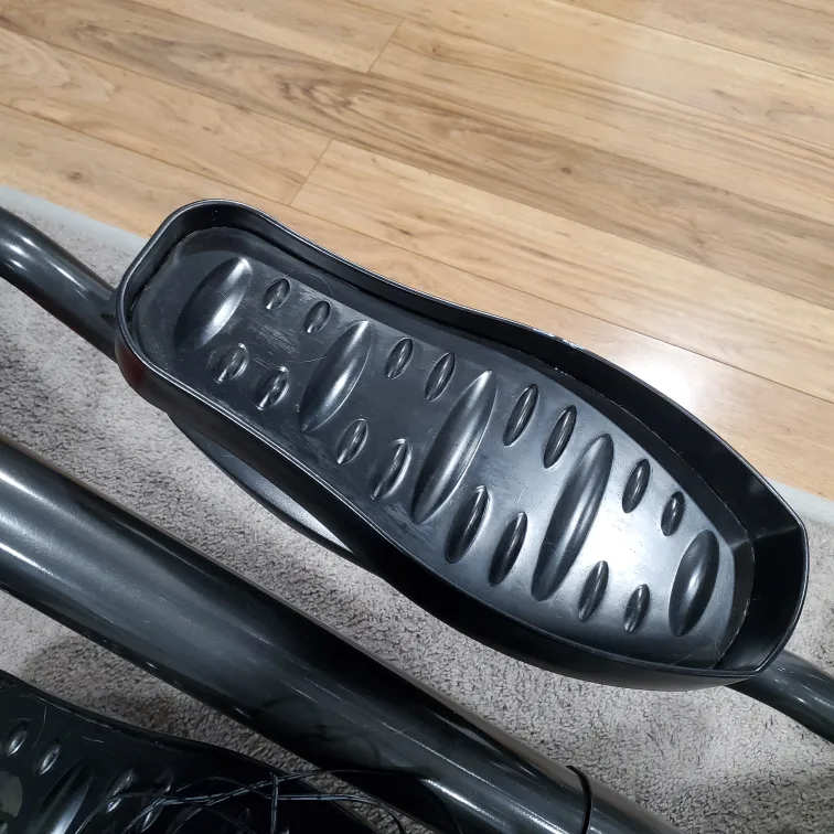 Smooth Fitness Elliptical Machine image indicator(3)