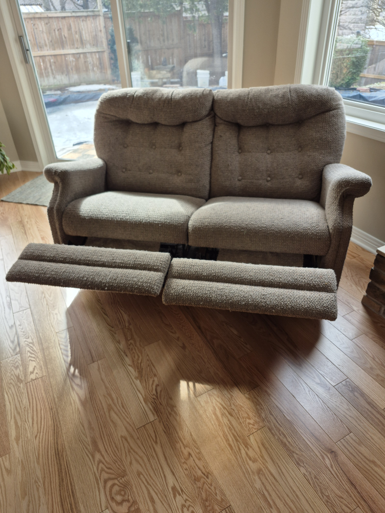 Recliner Loveseat - photo 2