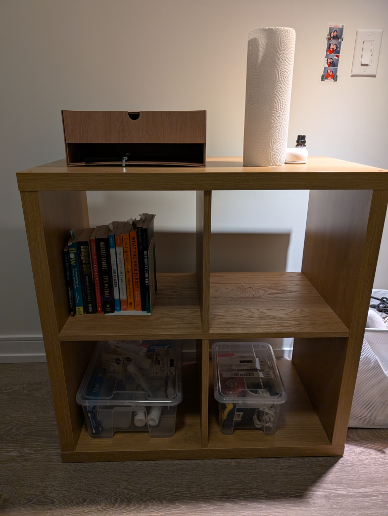 Four-cube organizer shelf - photo 2