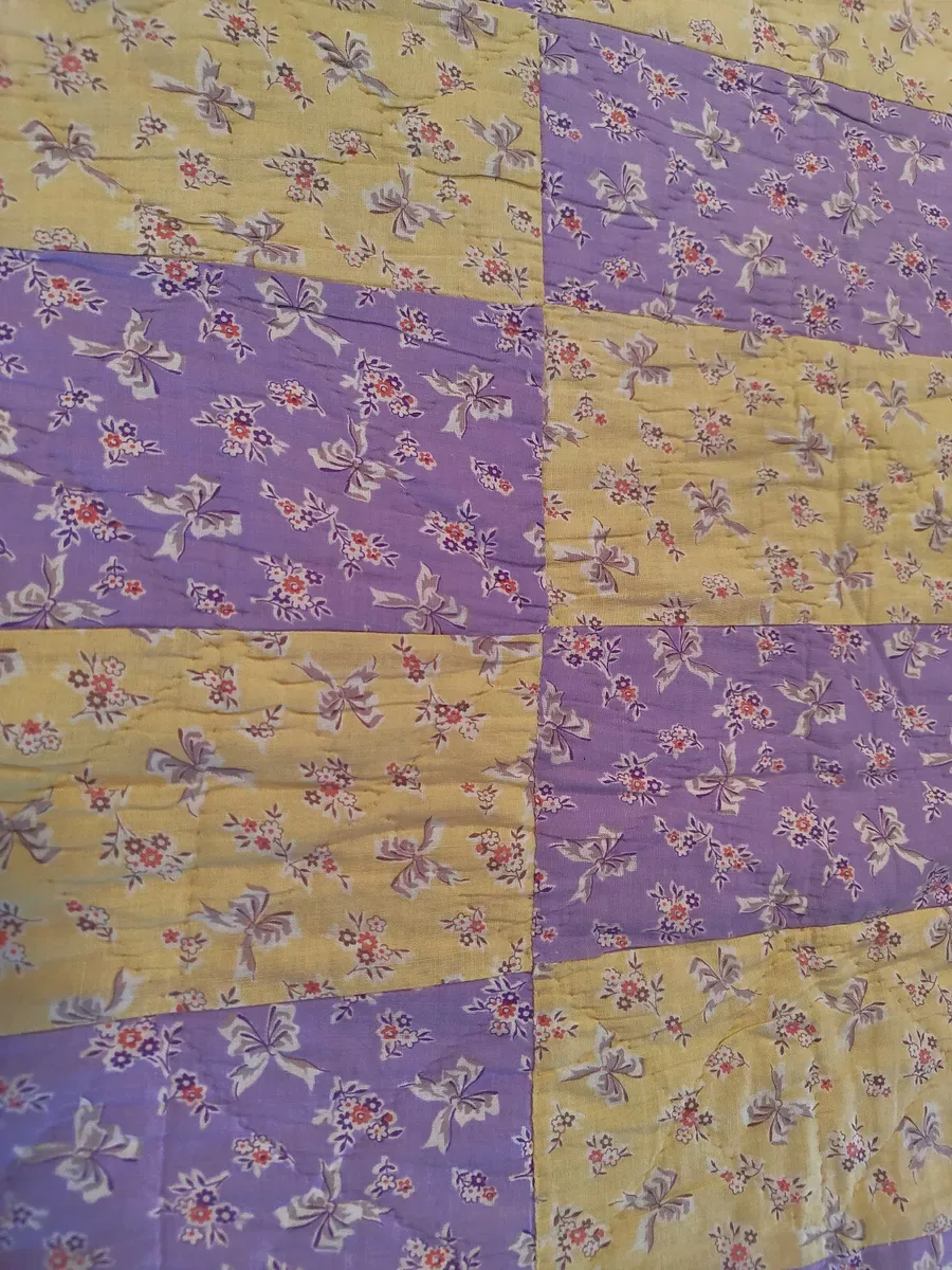 Handmade 1930s Vintage Quilt :: Made in Canada image indicator(3)