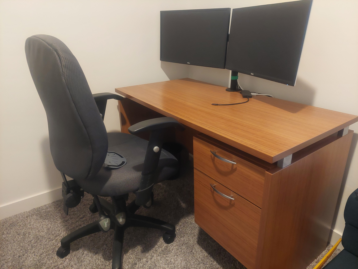 office desk with chair - photo 2