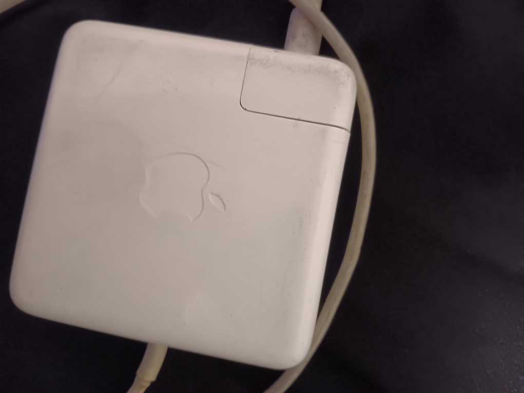 Apple MagSafe Power Adapter - photo 2