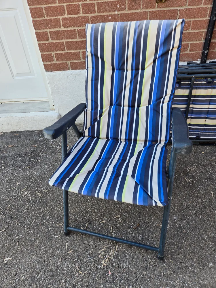 Set of 4  Folding Striped Patio Chairs image indicator(2)