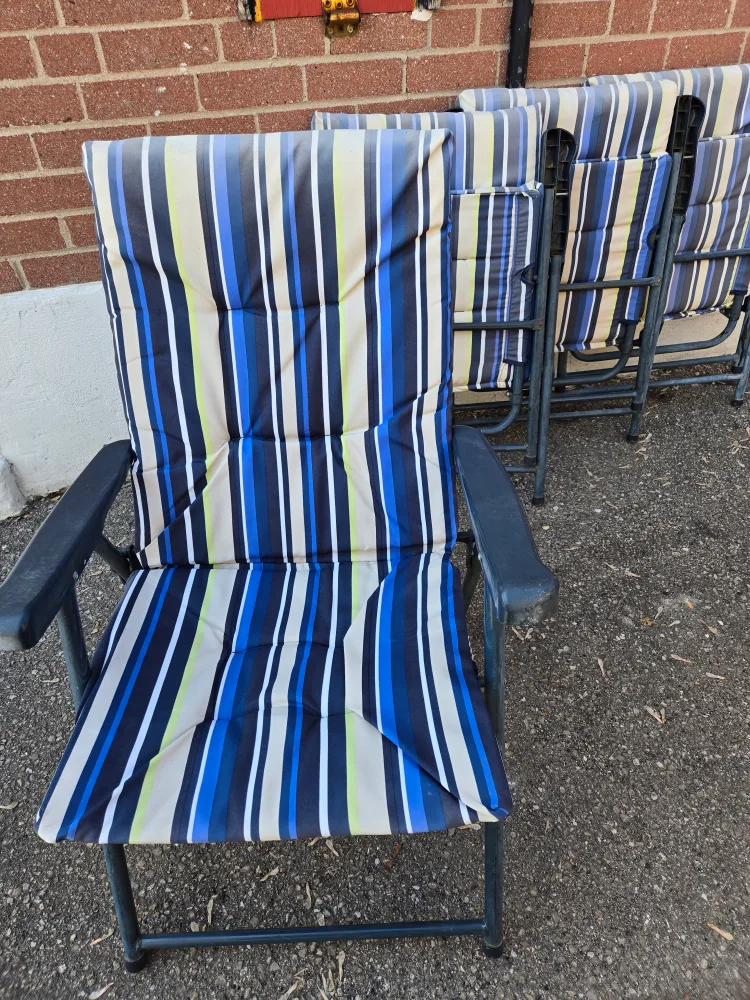 Set of 4  Folding Striped Patio Chairs image indicator(3)