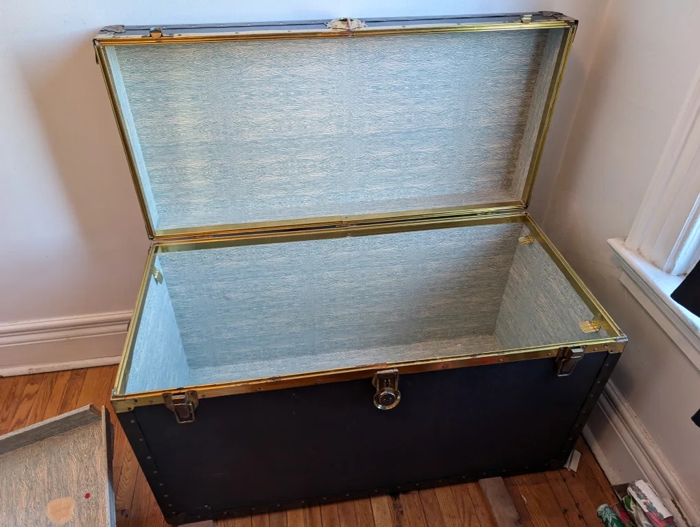 Vintage Trunk - Blue with Gold Accents image indicator(3)