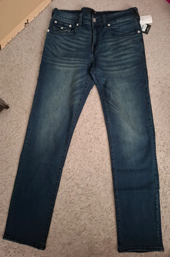 True Religion Geno Relaxed Slim Jeans image indicator(4)