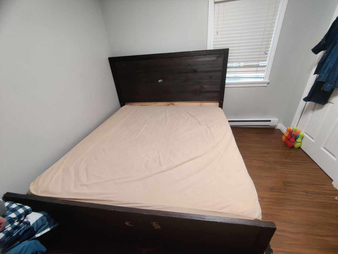 King size wooden bed frame + sleep country mattress
