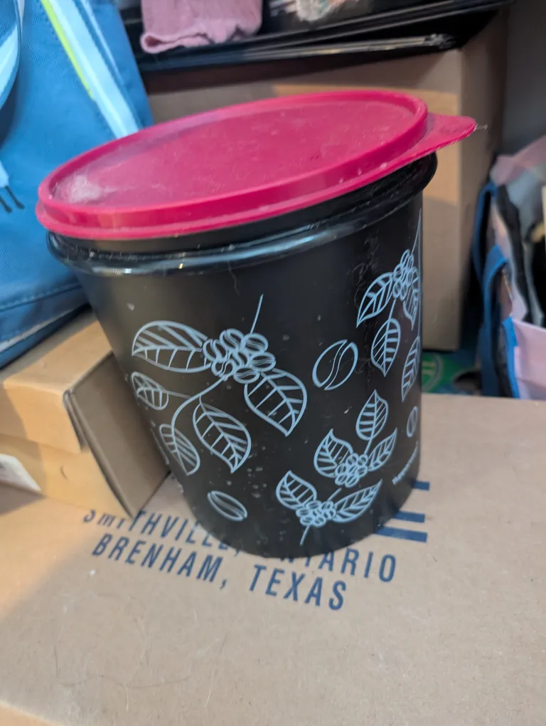 Tupperware Coffee Canister with Lid image indicator(2)