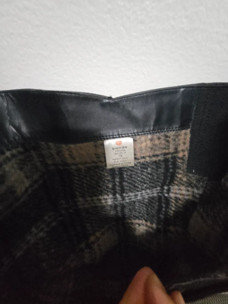 Women's Black Leather long Boots image indicator(9)