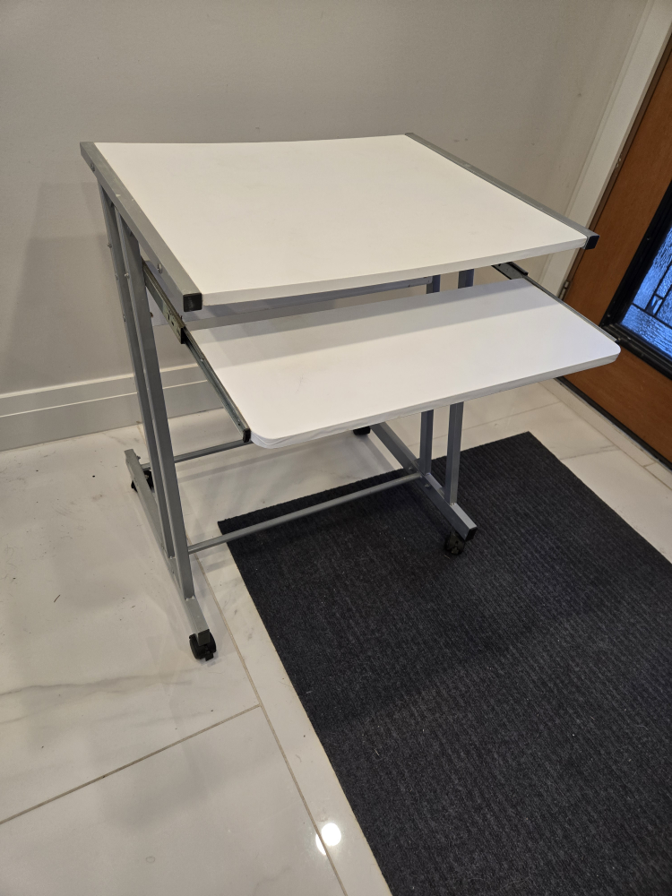 White Computer Desk with Keyboard Tray and Wheels - photo 2