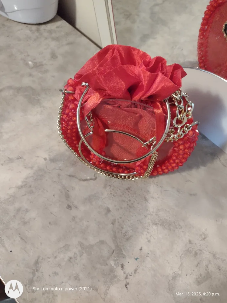 Red Beaded Evening Bag with Gold Chain image indicator(3)