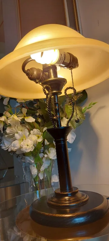 Vintage Table Lamp with Frosted Glass Shade image indicator(9)